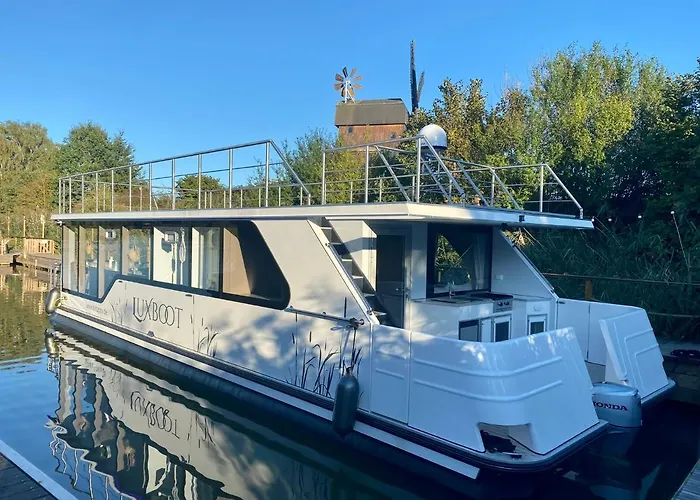 Lieblingsplatz Parey - Schwimmendes Hausboot
